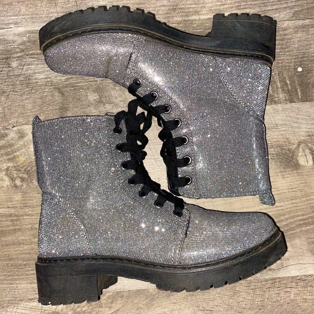 Break The Ice Combat Boots